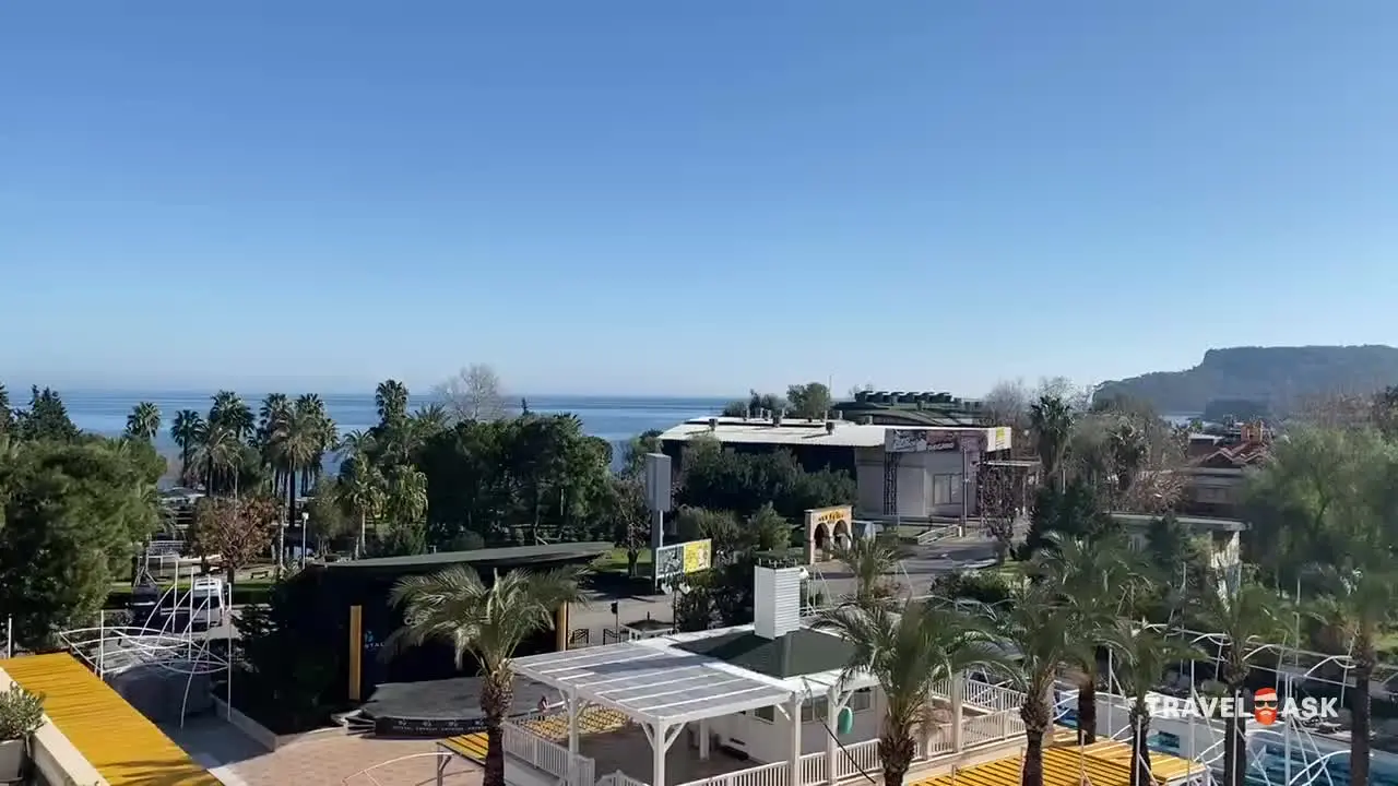 Crystal De Luxe Resort & Spa