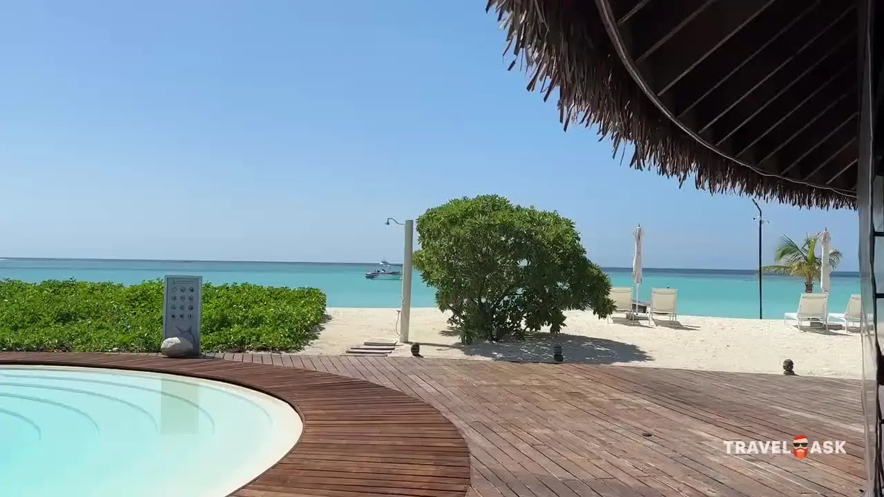 Cinnamon Velifushi Maldives