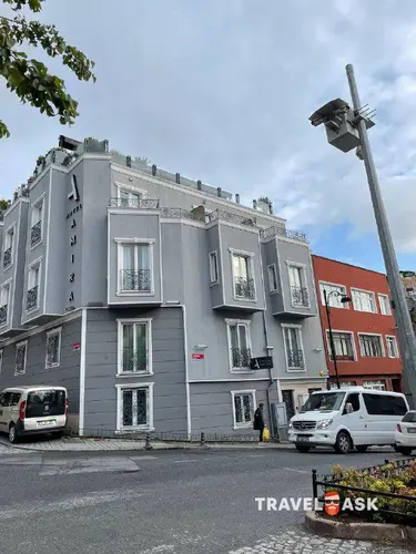 Amira Hotel