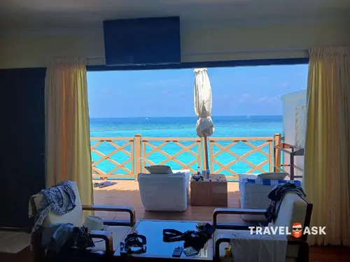 Angaga Island Resort & Spa