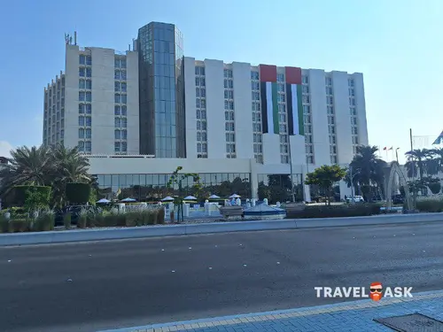 Radisson Blu Hotel & Resorts Abu Dhabi Corniche (Ex. Hilton Abu Dhabi)