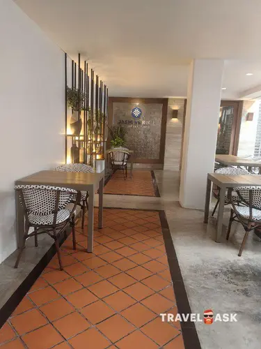 Naithonburi Beach Resort