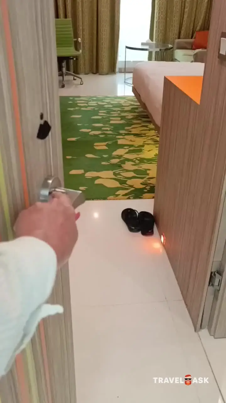 Al Khoory Atrium Hotel