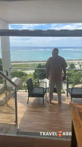 Reef Edge Thulusdhoo Guesthouse