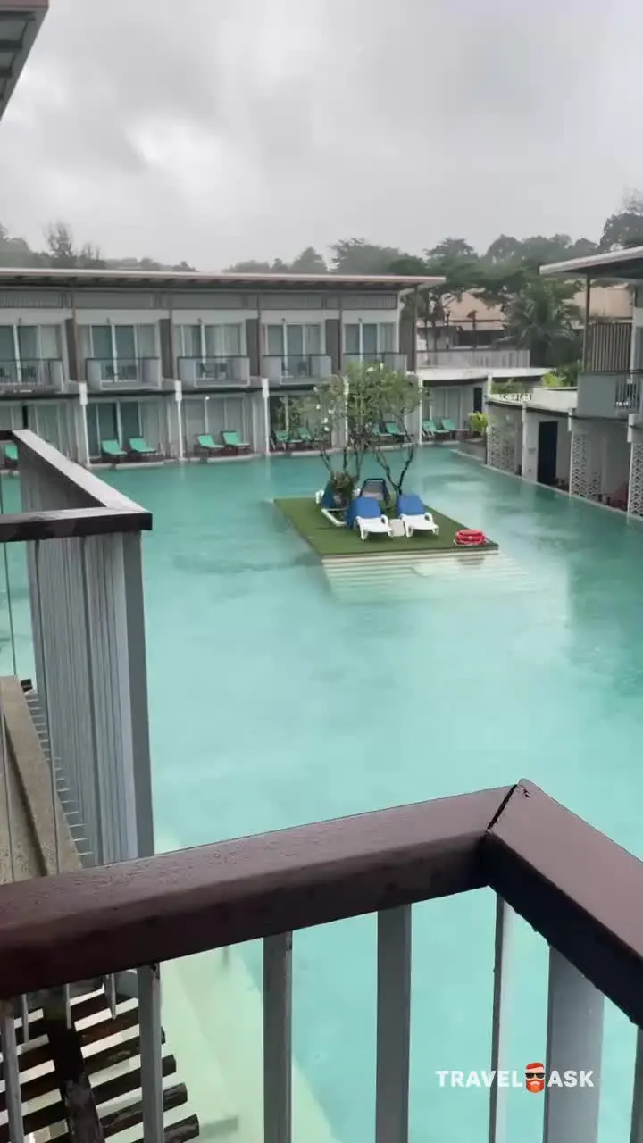 The Briza Beach Resort Khao Lak