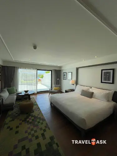 The Nai Harn (Ex. The Royal Phuket Yacht Club)