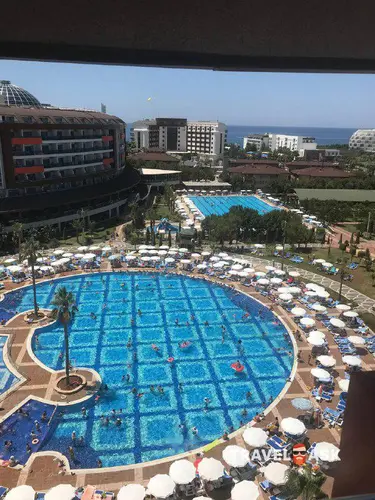Lonicera World Hotel