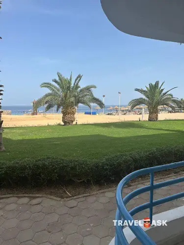 Queen Sharm Resort Beach