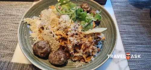 DoubleTree by Hilton Sharjah Waterfront Hotel And Residences