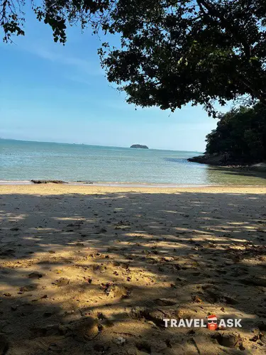 Island Escape By Burasari