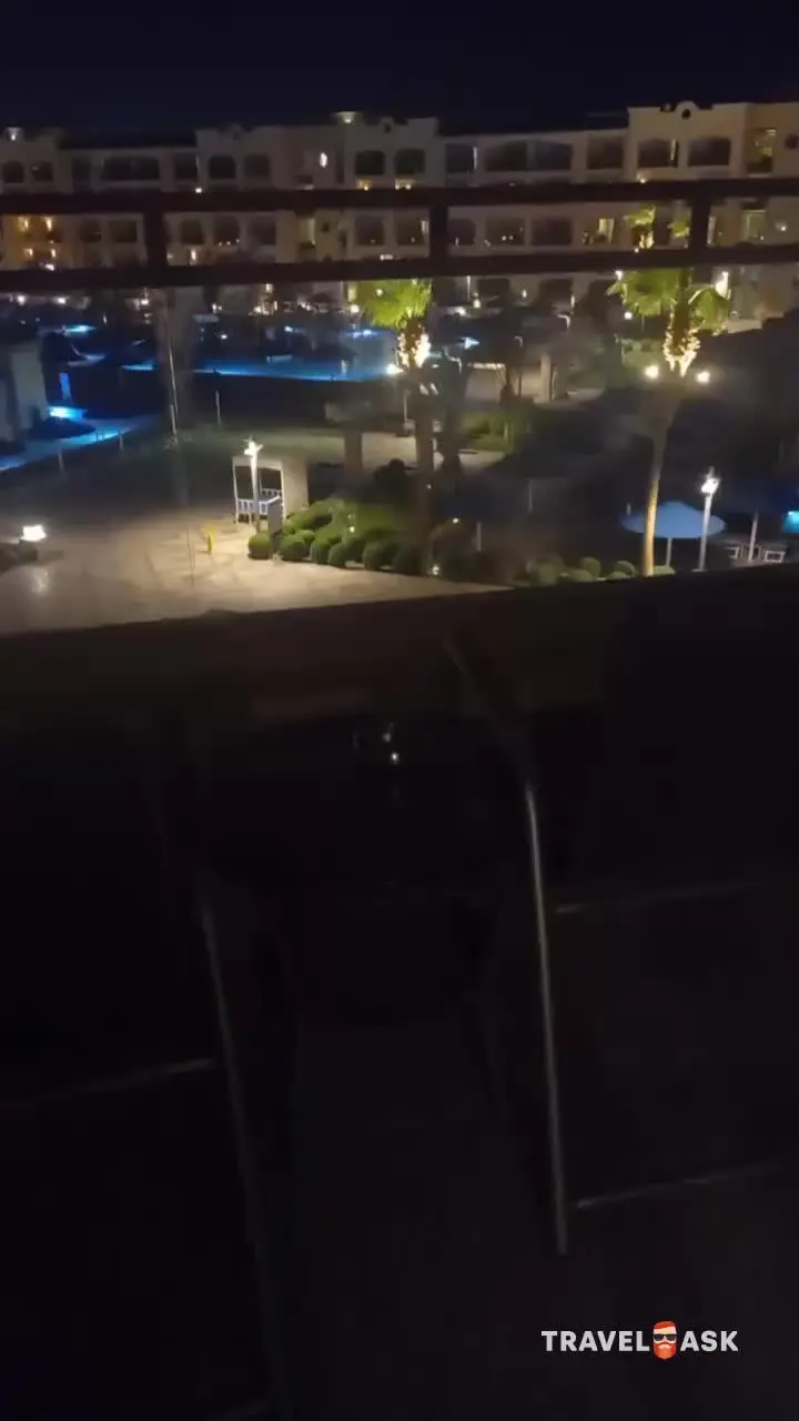 Pickalbatros White Beach Resort