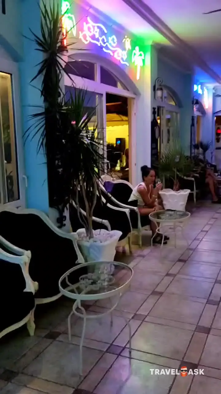 Sinatra Hotel