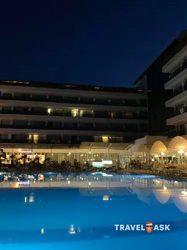 L'Etoile Beach Hotel