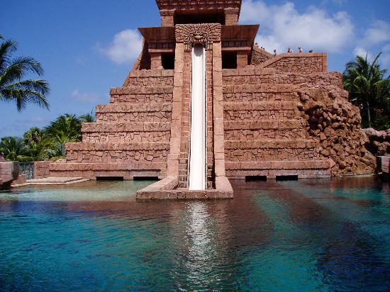 Аквариум Marine Habitat at Atlantis