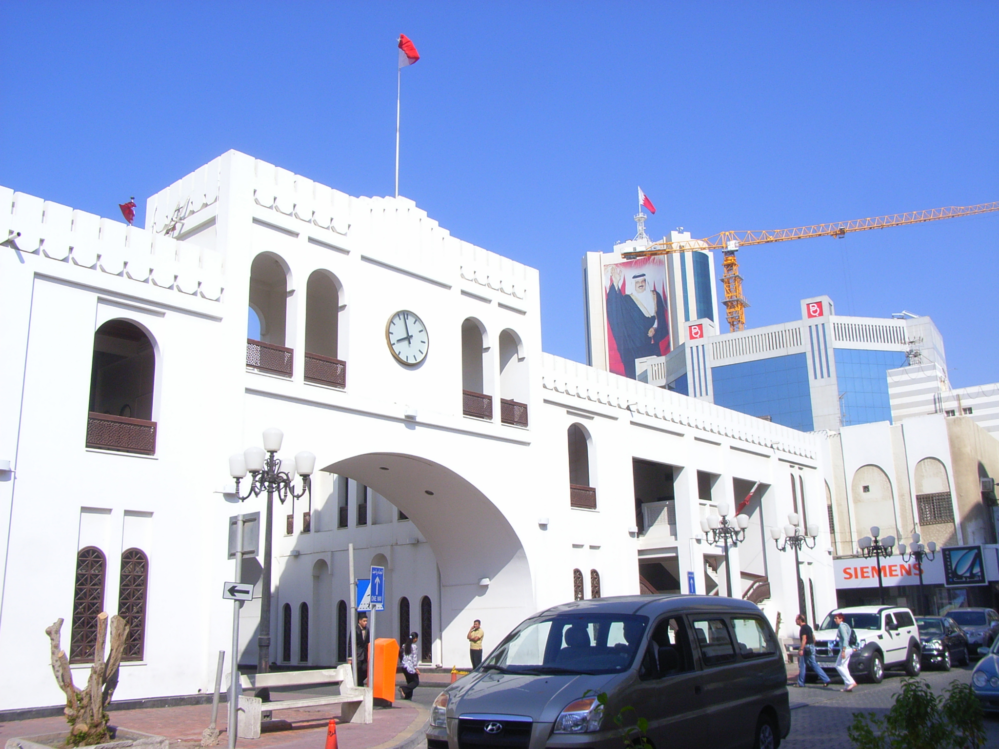 Памятник Баб Аль Бахрейн