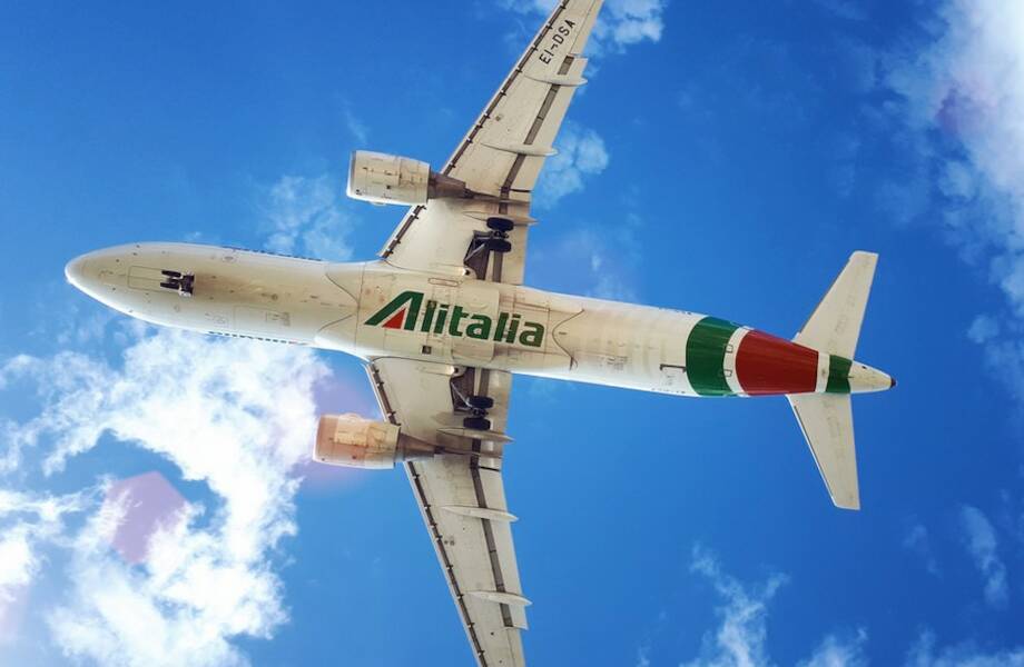 Итальянский перевозчик Alitalia обанкротился