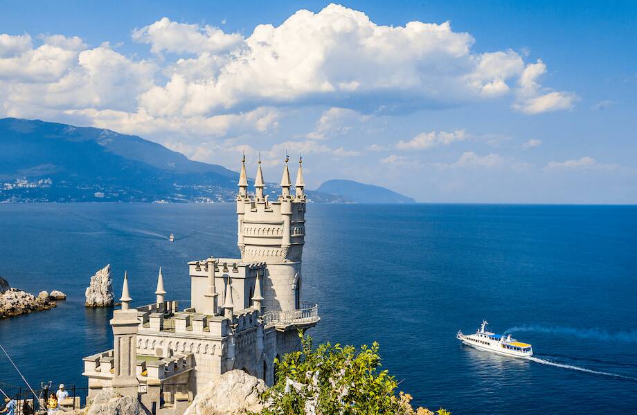 В Крыму с 17 января возвращают QR-коды