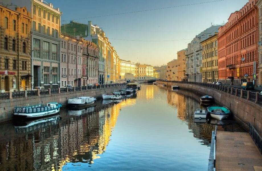 «Азимут» начнет летать из Москвы в Санкт-Петербург