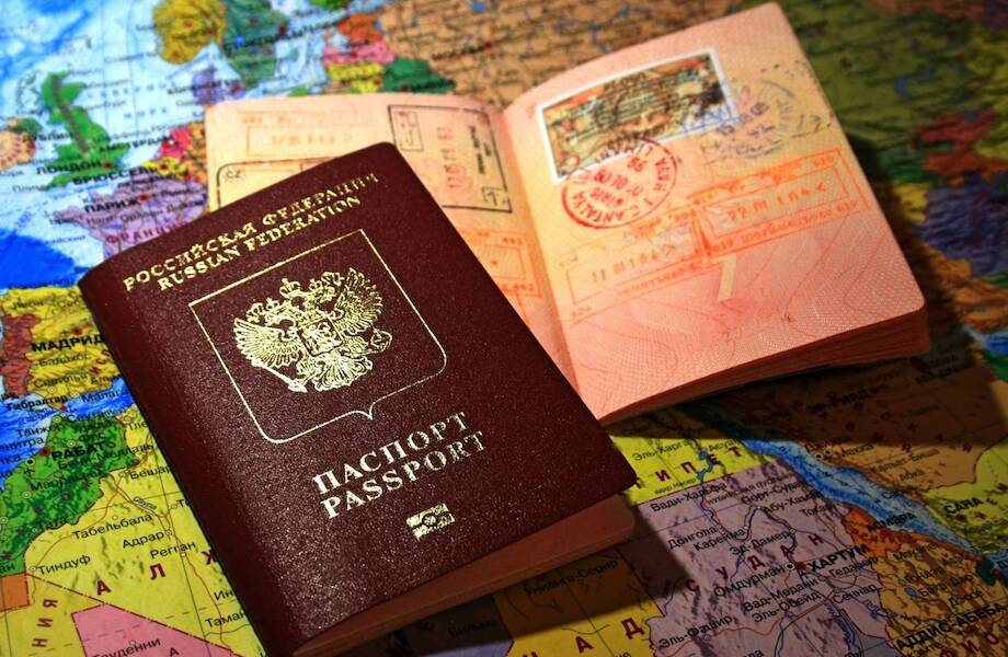 Новый закон о порядке изъятия загранпаспортов: в чем суть