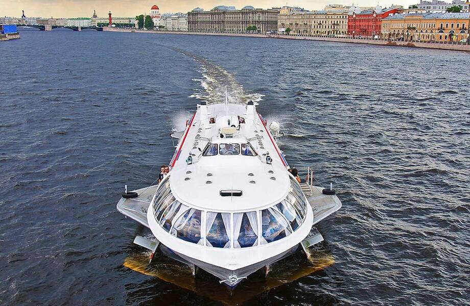 «Метеоры» запустили между Санкт-Петербургом, Кронштадтом и Петергофом