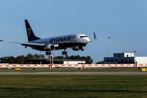 Ryanair увеличит размер бесплатной ручной клади