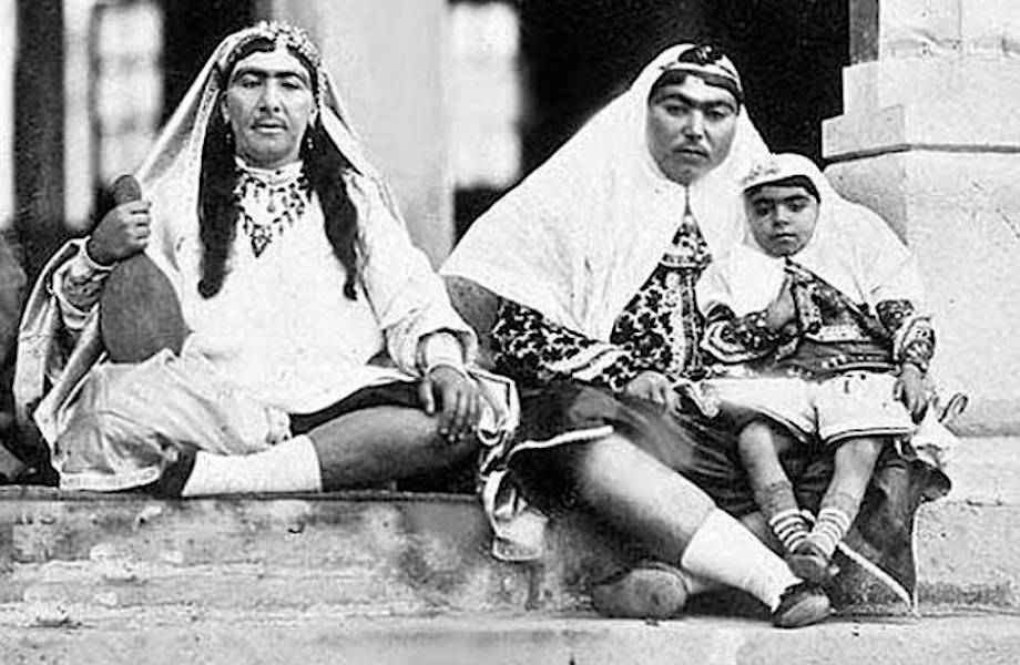 Уникальные фото несравненных жен иранского шаха