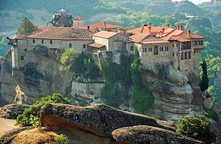 Самые невообразимые горные жилища, от которых захватывает дух