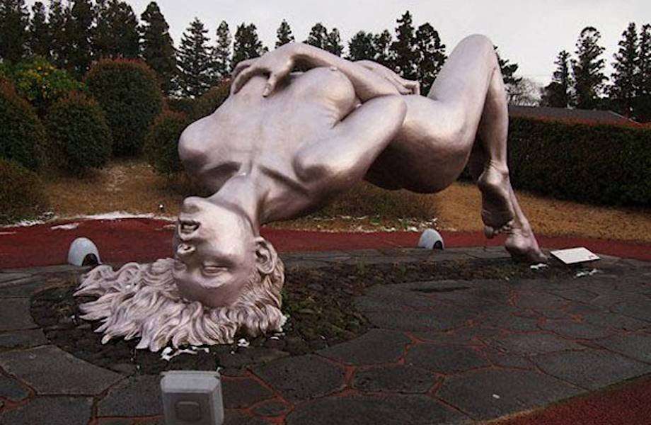 Интимное место: 14 любопытных снимков из самого сексуального парка в мире