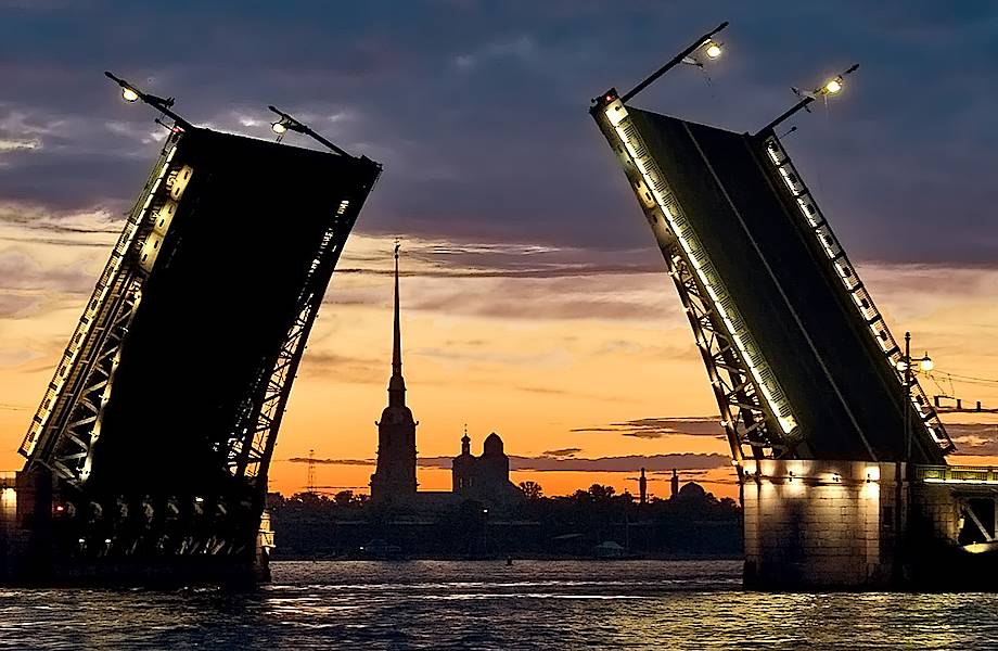 Символ Санкт-Петербурга: о самом красивом разводном мосте Северной столицы