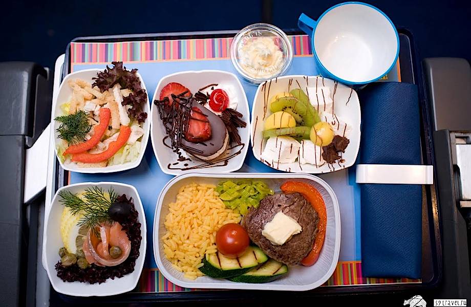 Лоукостер создал специальное меню для пассажиров, которые боятся летать Лоукостер создал специальное меню для пассажиров, которые боятся летать