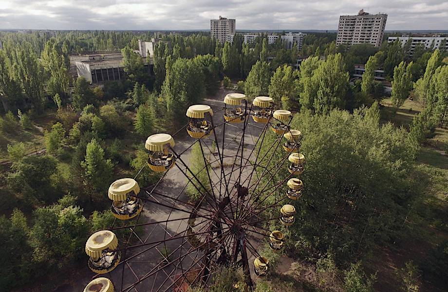 Польские туристы запустили колесо обозрения в Припяти и засняли аттракцион на видео