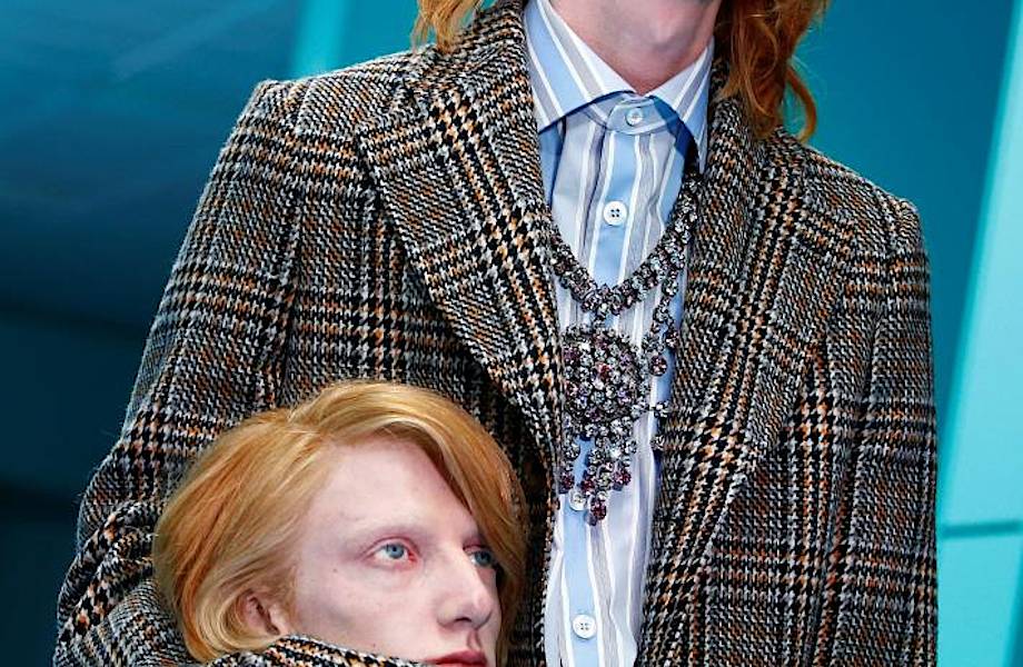 Эпатажный показ Gucci: модели вышли на подиум с копиями собственных голов
