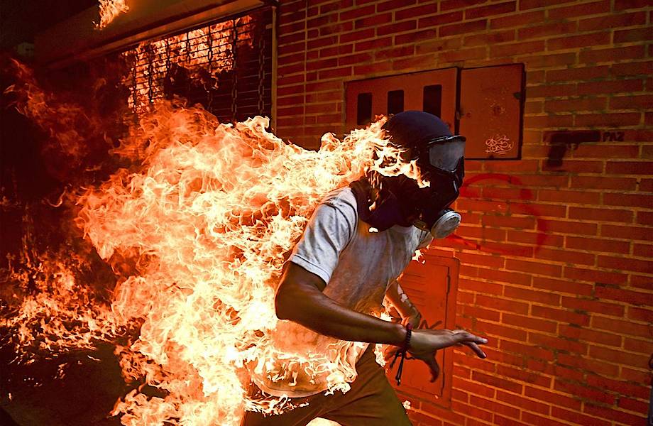 Финалисты конкурса World Press Photo: снимки, которые надолго остаются в памяти