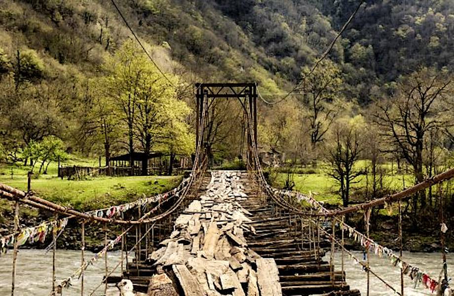 Британский фотограф запечатлел потрясающие заброшенные места Абхазии 