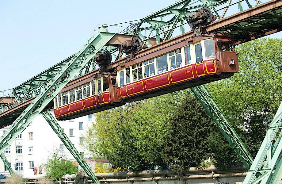 Вуппертальская подвесная дорога: она работает уже более 115 лет