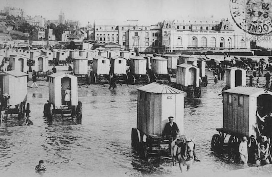 Купальные машины прошлого: как происходил отдых на пляже в Викторианскую эпоху
