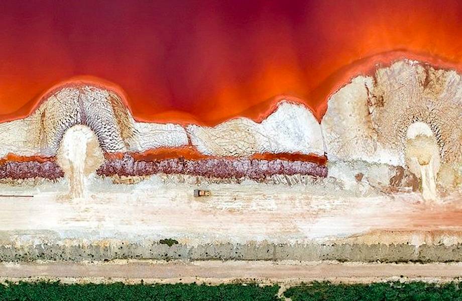 Абстрактные аэрофотографии водоемов, подчеркивающие хрупкую красоту Земли 