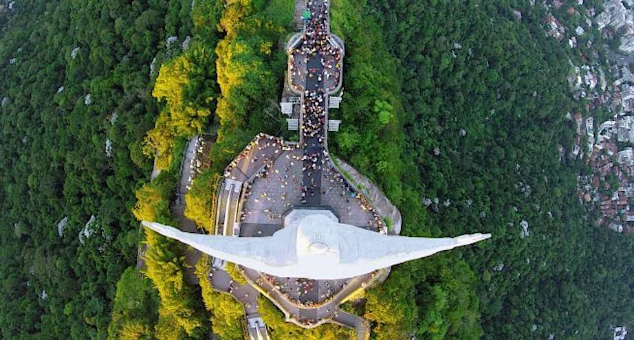Фото дня: пролетая над Рио