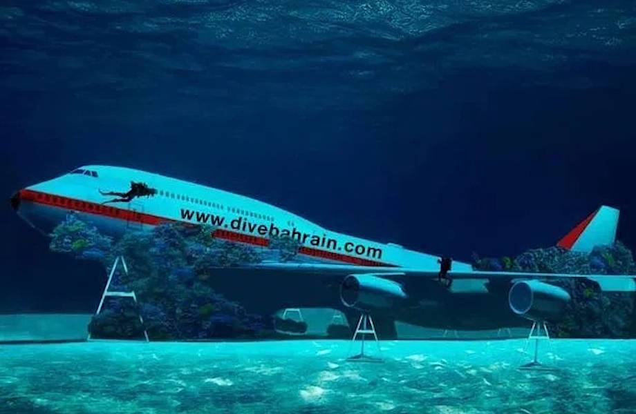 В Бахрейне утопили Boeing, чтобы открыть дайвинг-парк