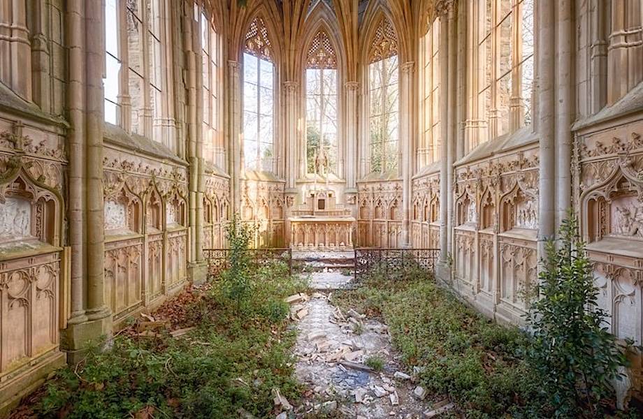 Фотограф делает изумительные снимки заброшенных храмов Европы 