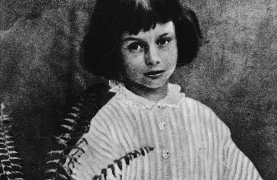 Кем была настоящая Алиса из страны чудес Кэрролла, и как сложилась ее судьба