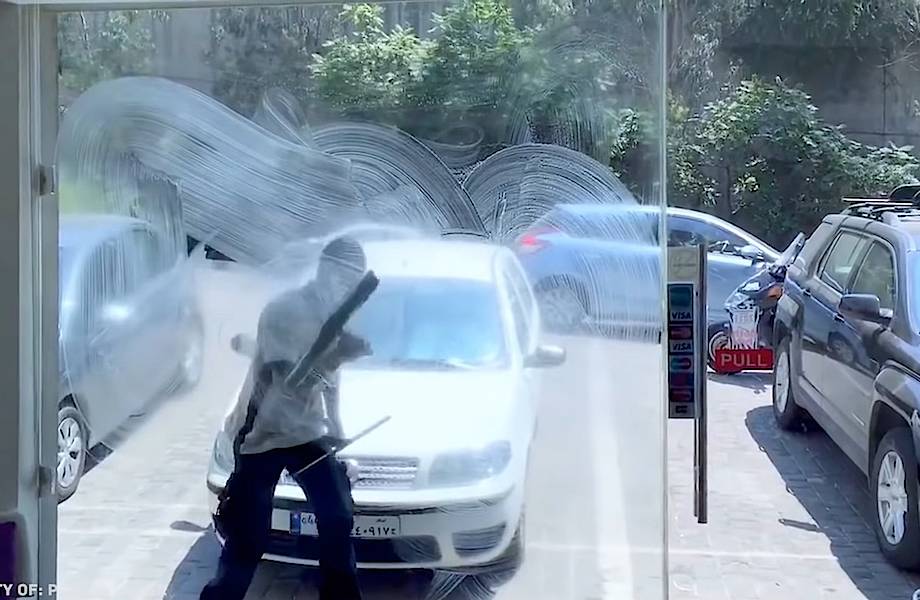 Видео: Люди, которых не сможет заменить ни один робот
