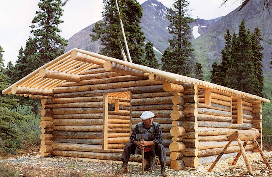 Как 52-летний плотник уехал в дикие леса Аляски, построил дом и остался там на 30 лет