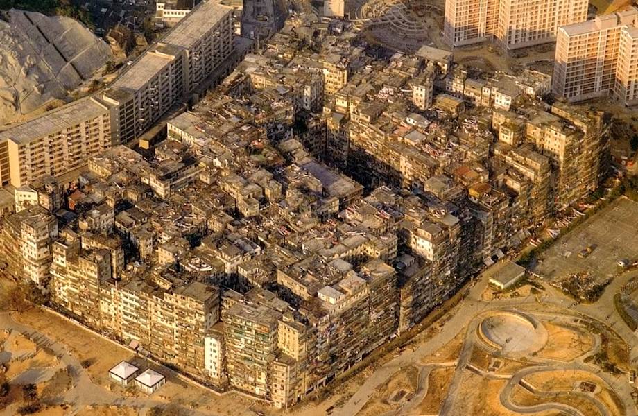 Видео: Город-крепость Коулун — внутри самого густонаселенного города на земле