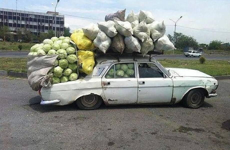 Видео: Почему современный кроссовер не перевезет десяток мешков картошки, как ГАЗ-24 Видео: Почему современный кроссовер не перевезет десяток мешков картошки, как ГАЗ-24