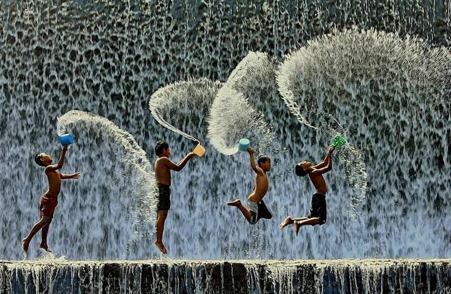 15 фотографий о том, как выглядит детство в разных странах мира