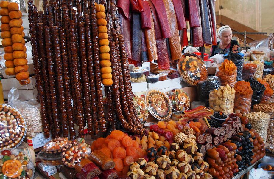 Отпуск в Армении: местный «Сникерс», Армянское море и коньячные погреба Отпуск в Армении: местный «Сникерс», Армянское море и коньячные погреба