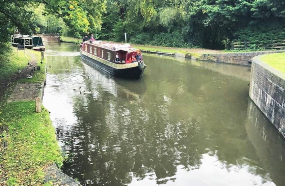 Жизнь без ипотеки: как поселиться в старой лодке и жить припеваючи Жизнь без ипотеки: как поселиться в старой лодке и жить припеваючи