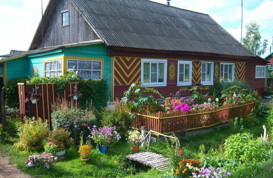 Не только для красоты: зачем русским перед домом нужен палисадник
