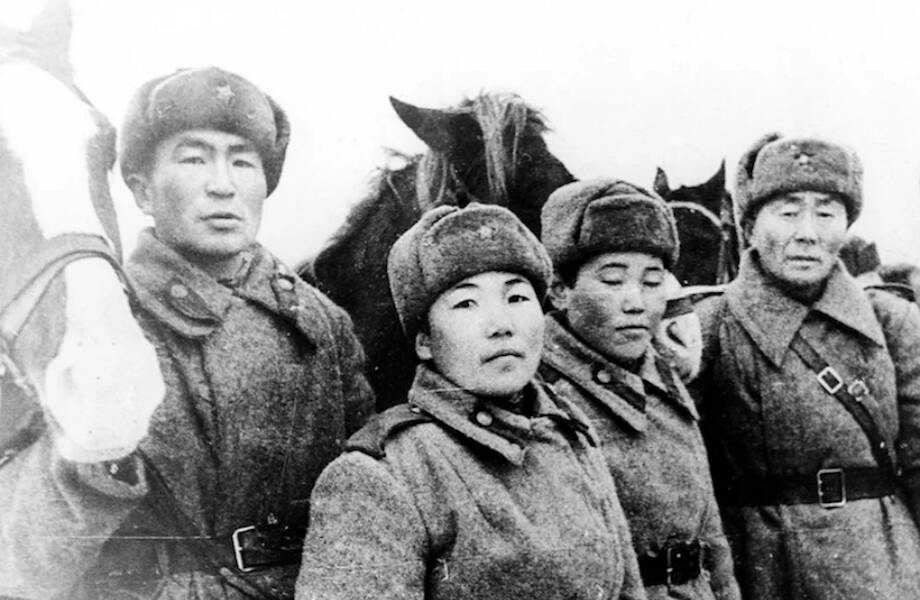 Красноармейцы с луками, а немцы с автоматами: как так вышло, и почему их очень боялись
